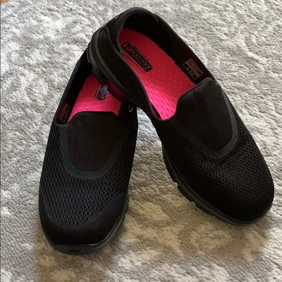 skechers on the go slip ons